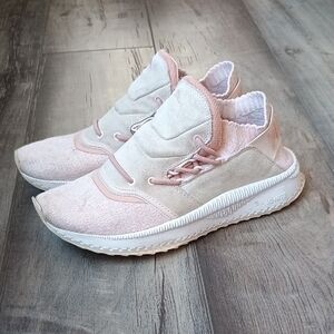 Puma Women's Soft Pink Sneakers